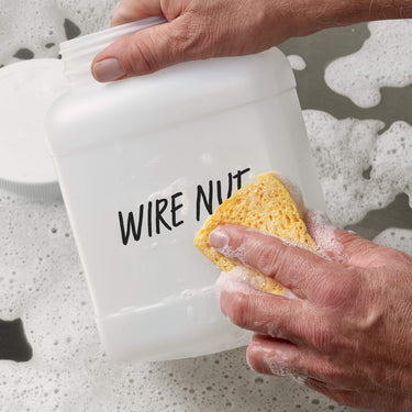 Avery Marks-a-lot Permanent Marker, Regular Desk-Style Size, Chisel Tip, Water and Wear Resistant, 1 Black Marker (17888)